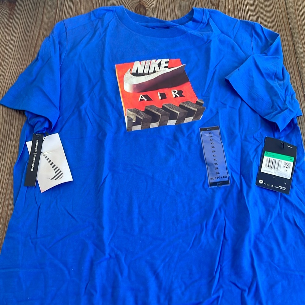 NWT Nike Air boys royal blue tee shirt - Size XL